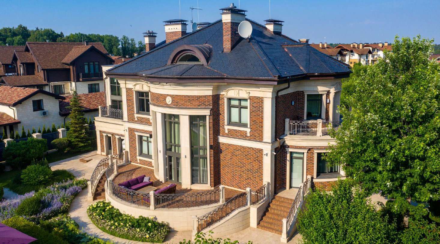 Аврора — фасад резиденции, фото 4